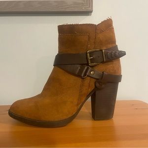 Mossimo Supply Block Heel Chestnut Brown Vegan Suede Bootie - Size 7.5